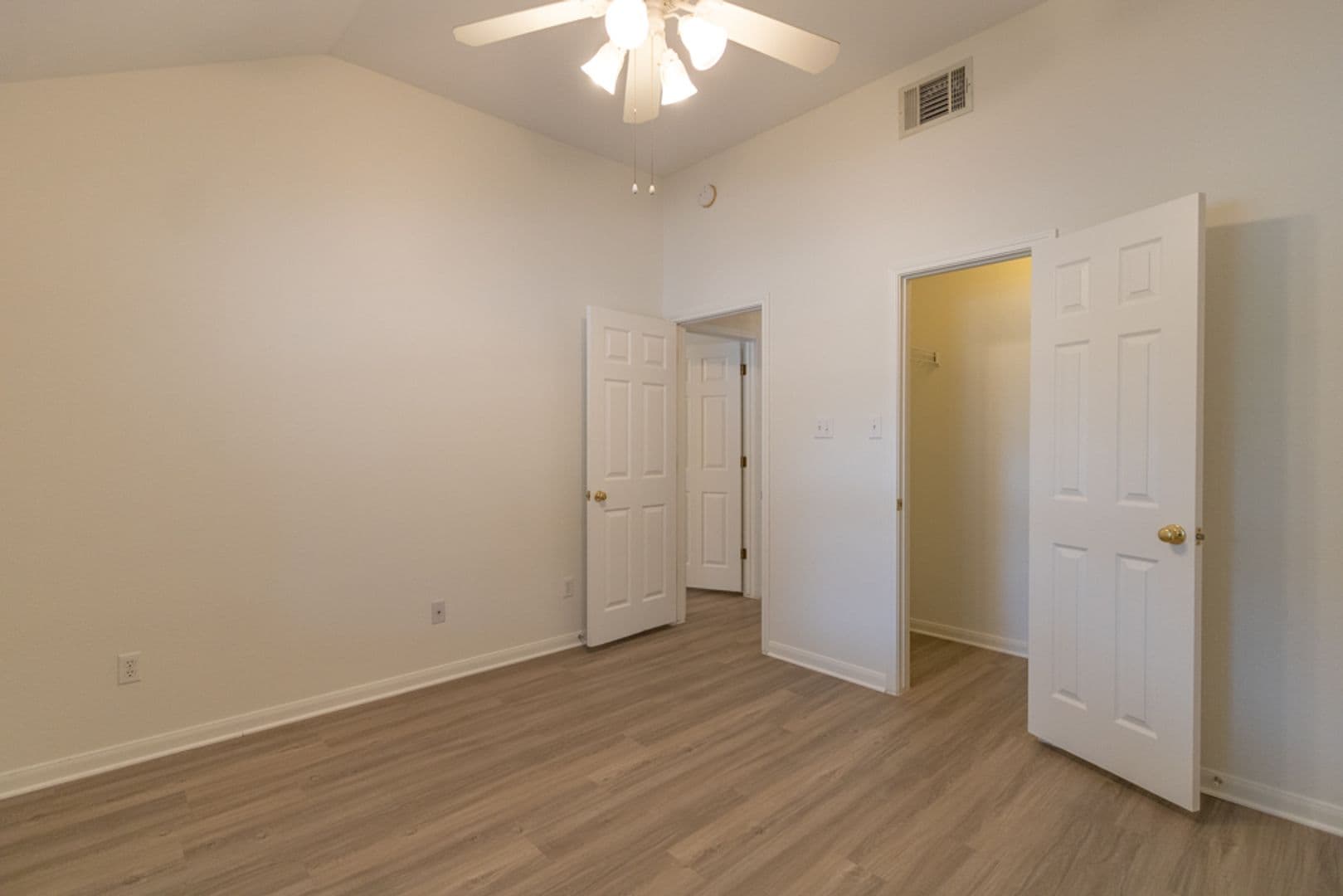 Round Rock House: 1010 Klondike Loop