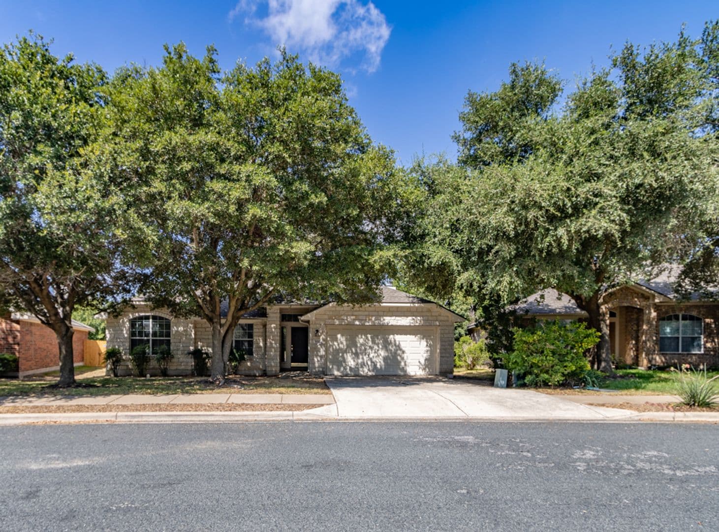 Round Rock House: 1010 Klondike Loop