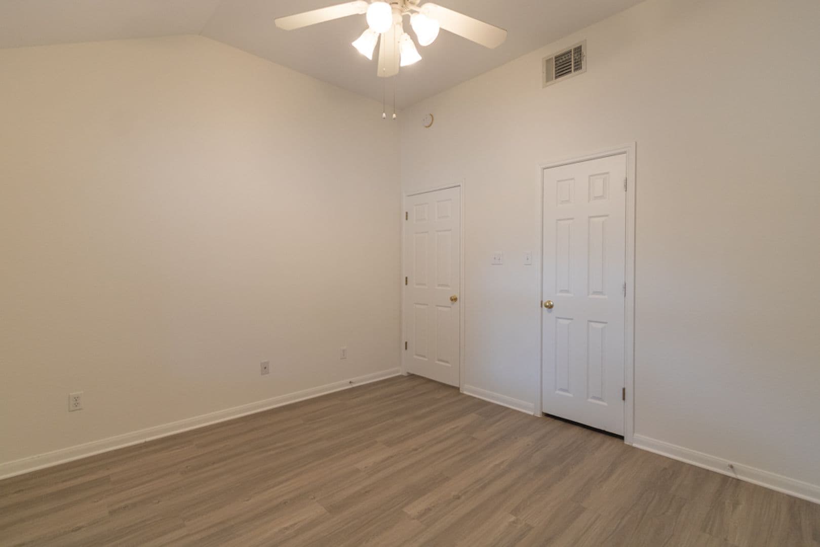 Round Rock House: 1010 Klondike Loop