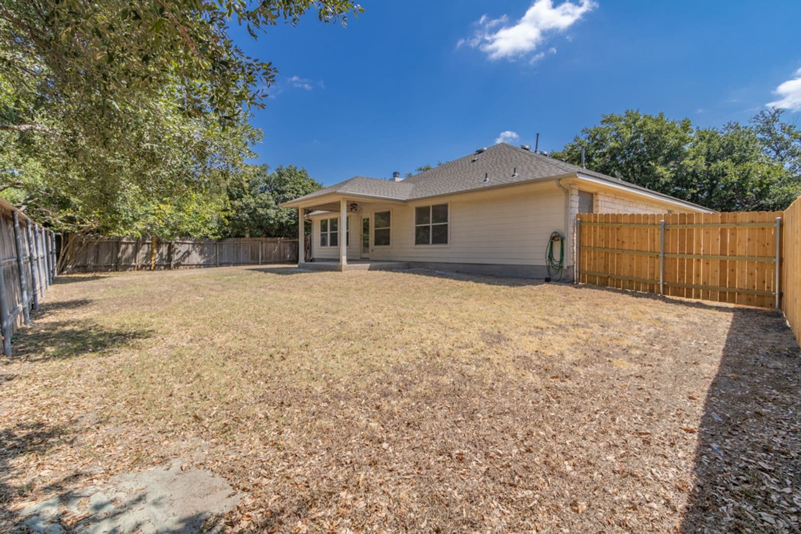 Round Rock House: 1010 Klondike Loop