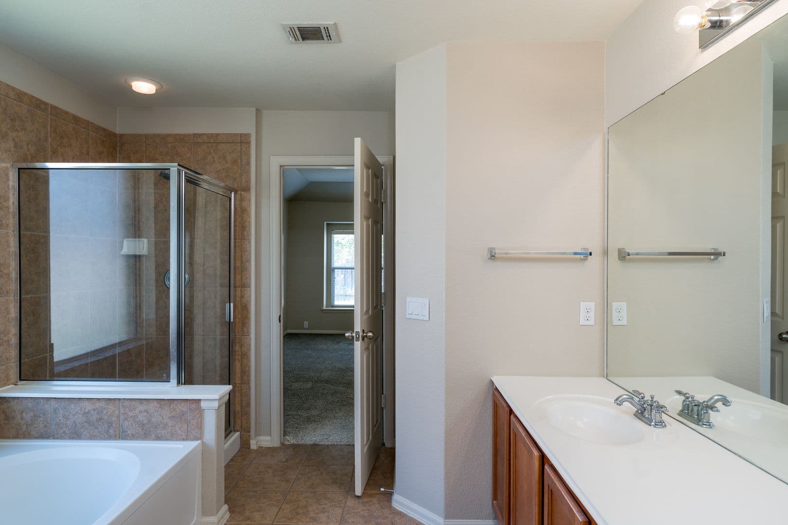 Leander House: 240 King Elder Ln