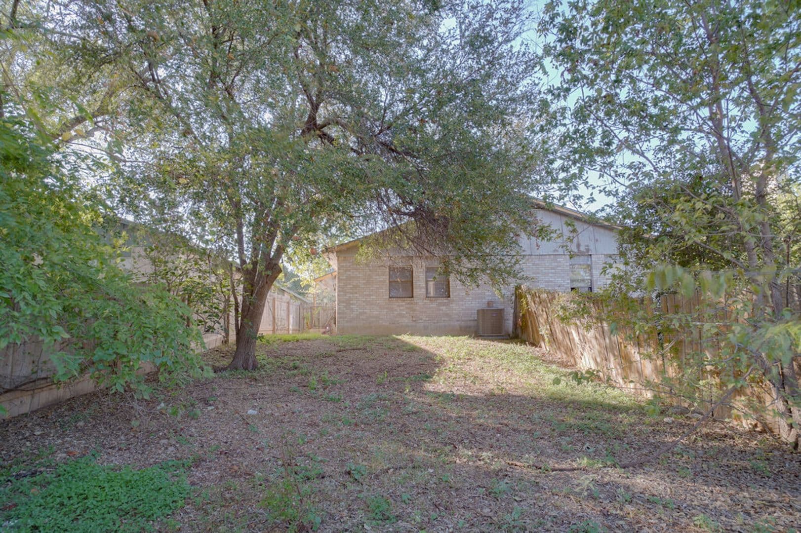 Austin Multiplex: 6713 Deatonhill Drive