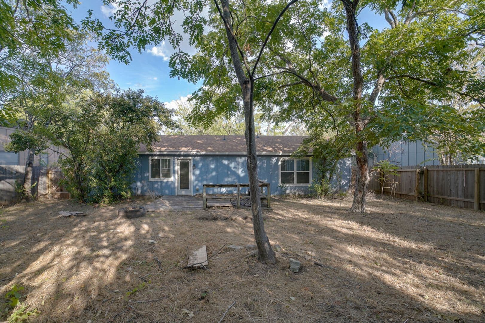 Austin House: 7100 Barnsdale Way - BAR