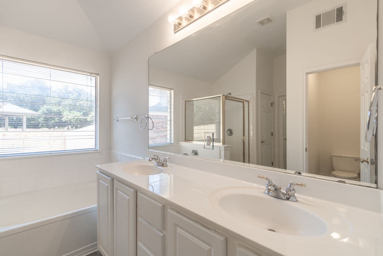 Round Rock House: 1010 Klondike Loop