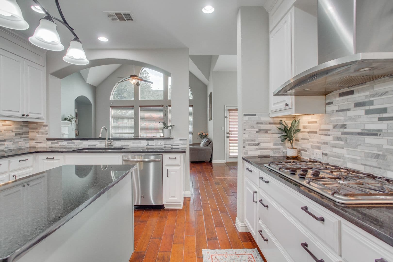 Austin House: 12221 Montclair Bend