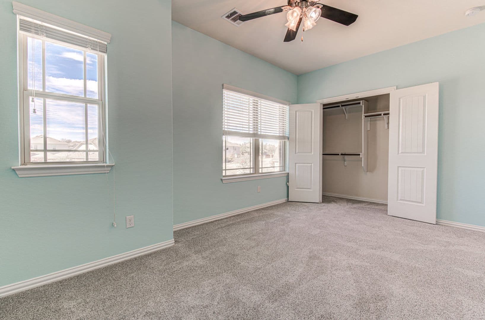 Leander House: 508 Nogales Ln