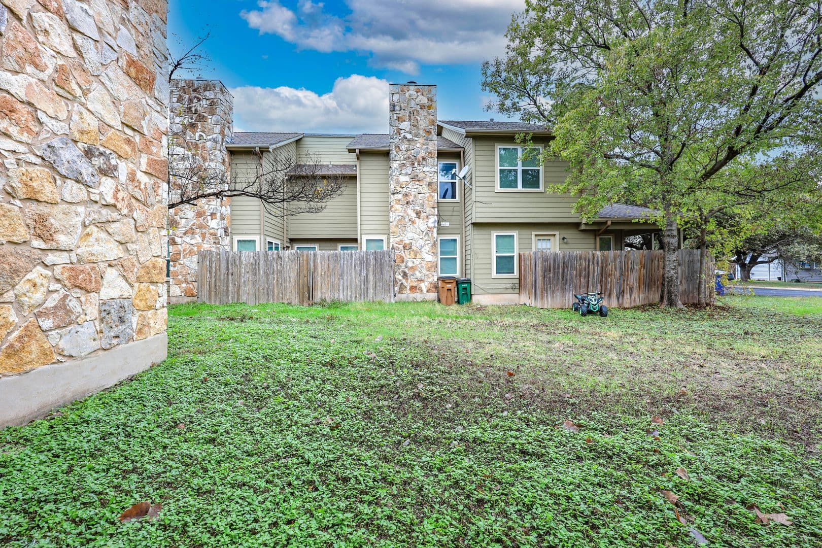 Austin Apartment: 8701 Schick Rd