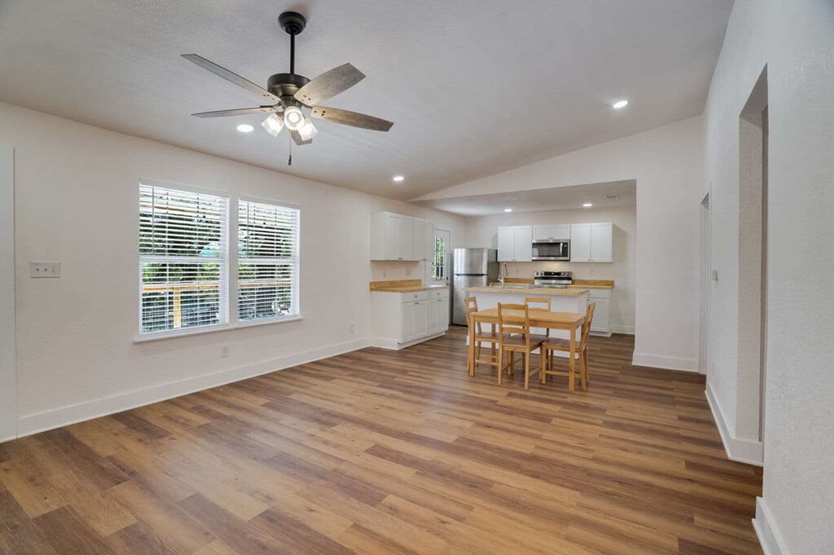 Leander House: 23393 Nameless Rd Unit #163
