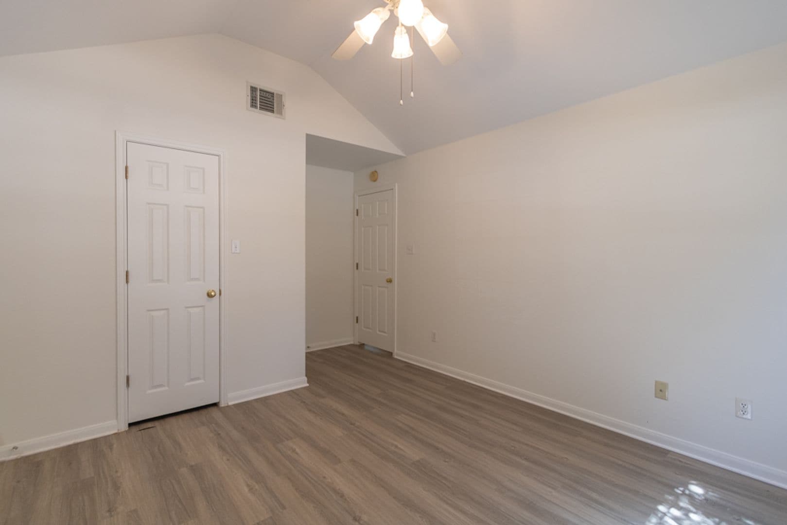Round Rock House: 1010 Klondike Loop