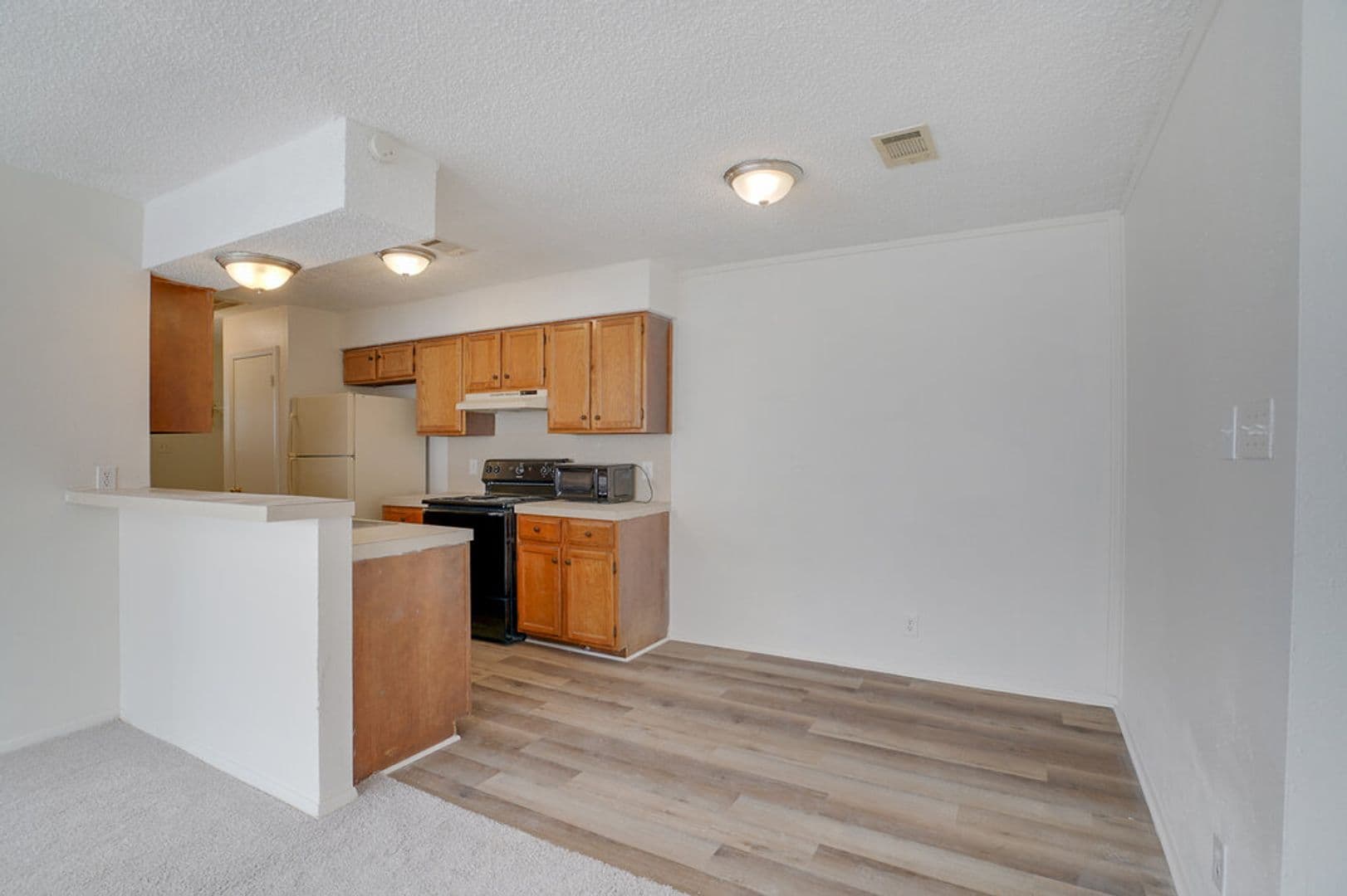 Austin Multiplex: 6713 Deatonhill Drive