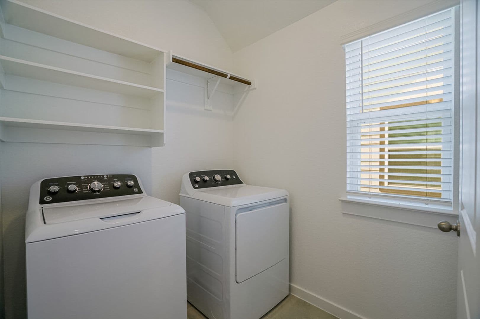 Taylor House: 124 Hartson Dr