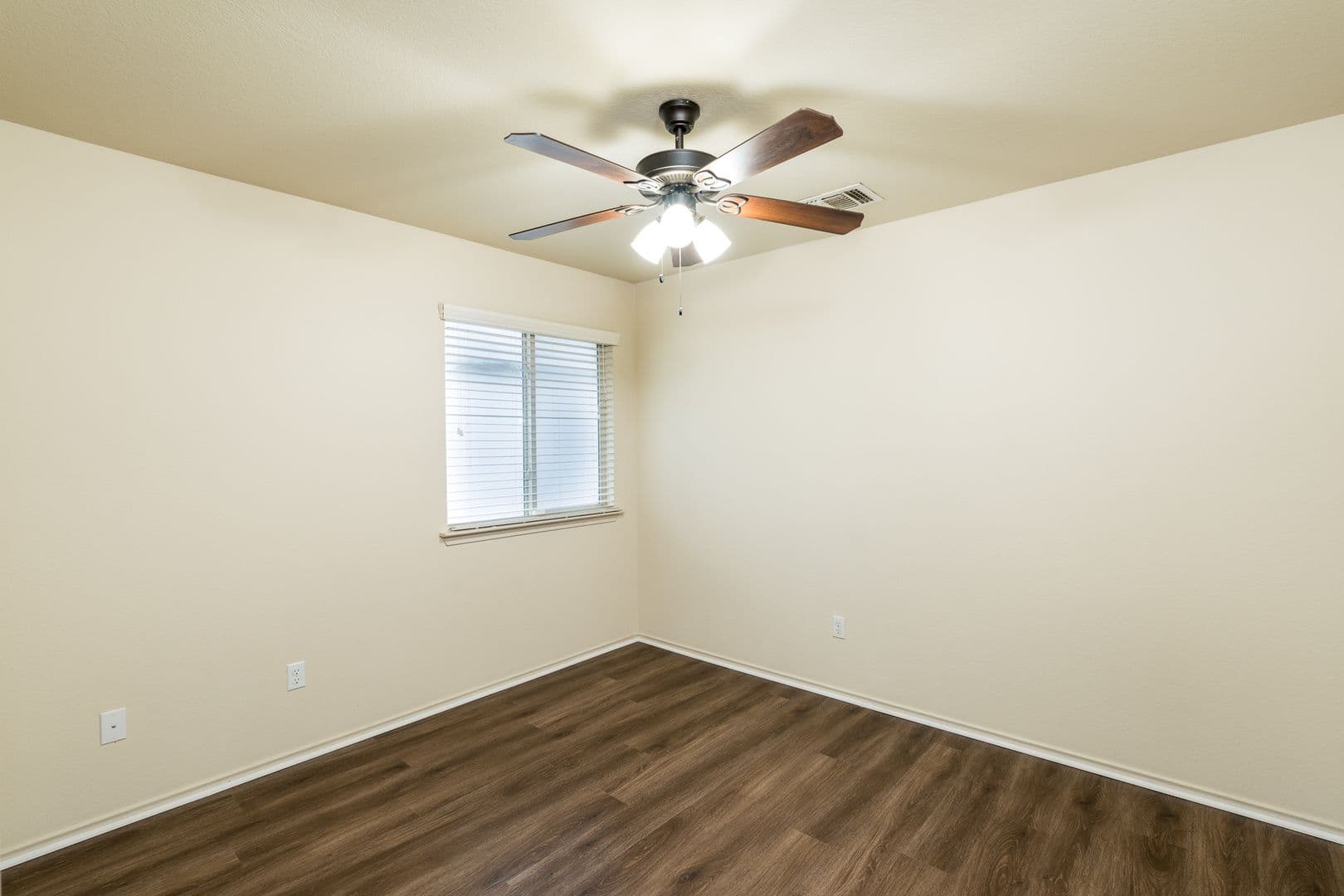 Jarrell House: 217 Azurite Dr