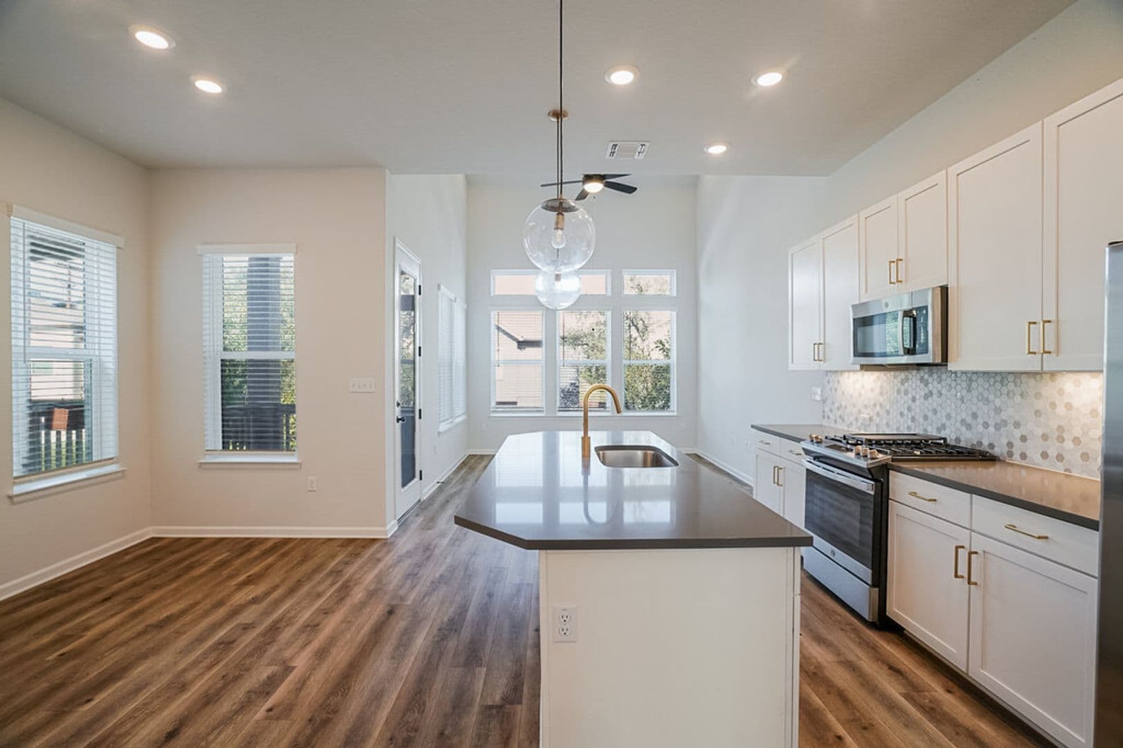 Austin House: 13617 Defiance Pass #136