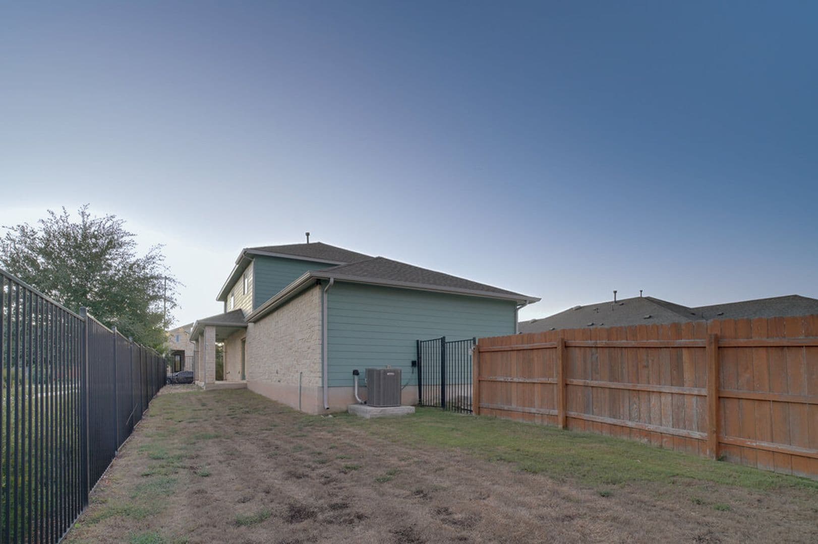 Austin House: 9015 Looksee Lane