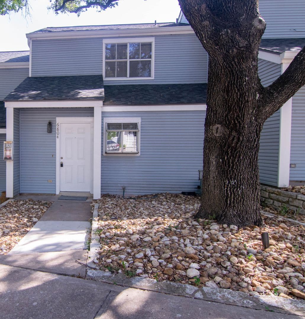 Austin House: 6804 Old Quarry Lane