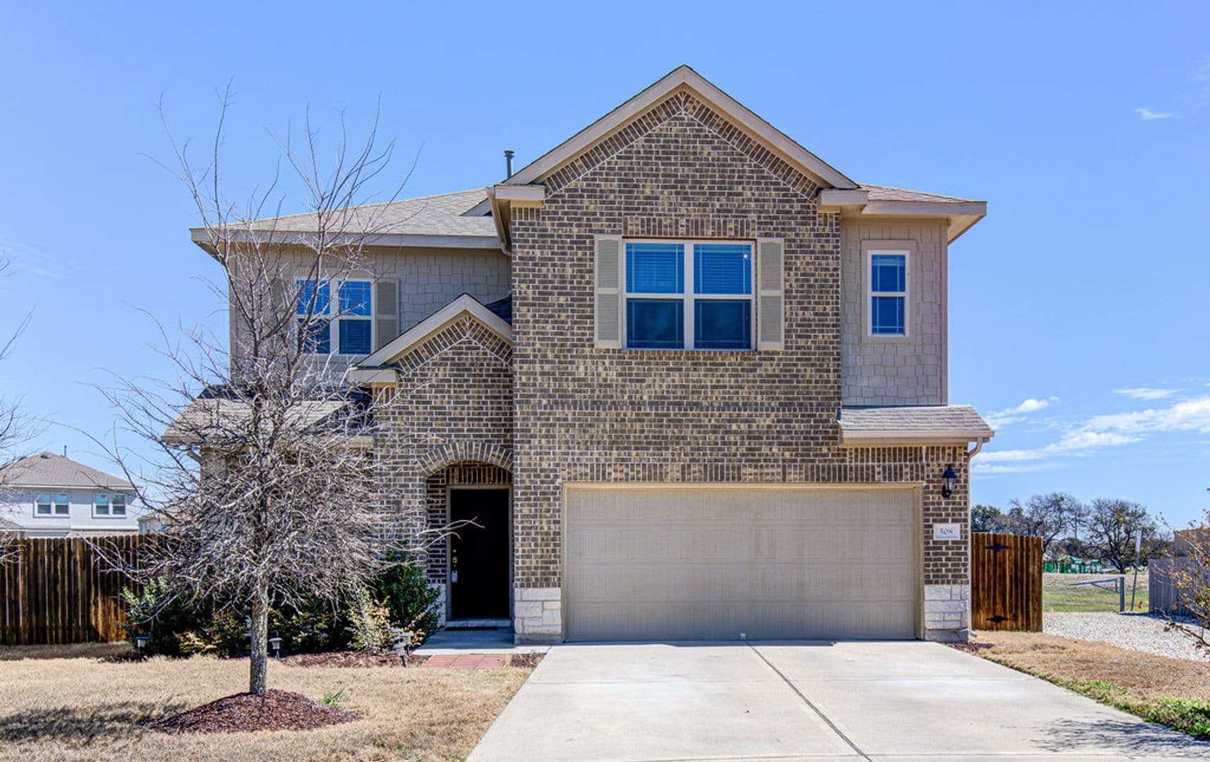Leander House: 508 Nogales Ln