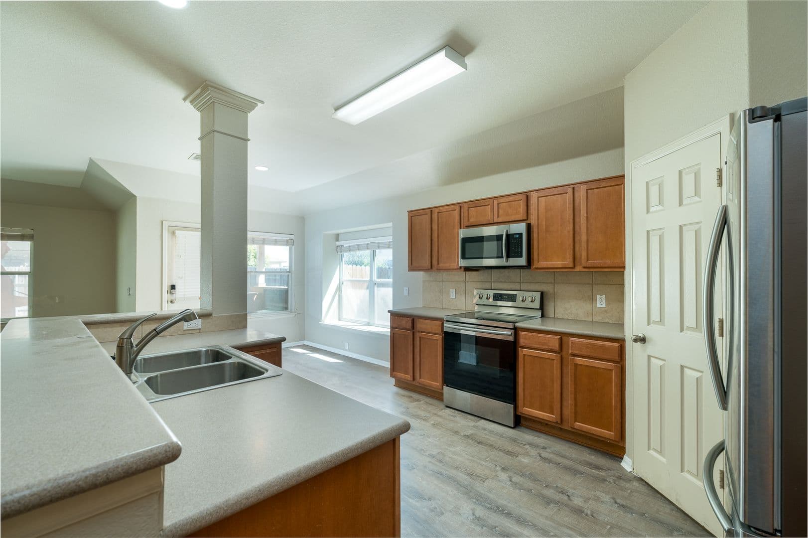 Leander House: 240 King Elder Ln