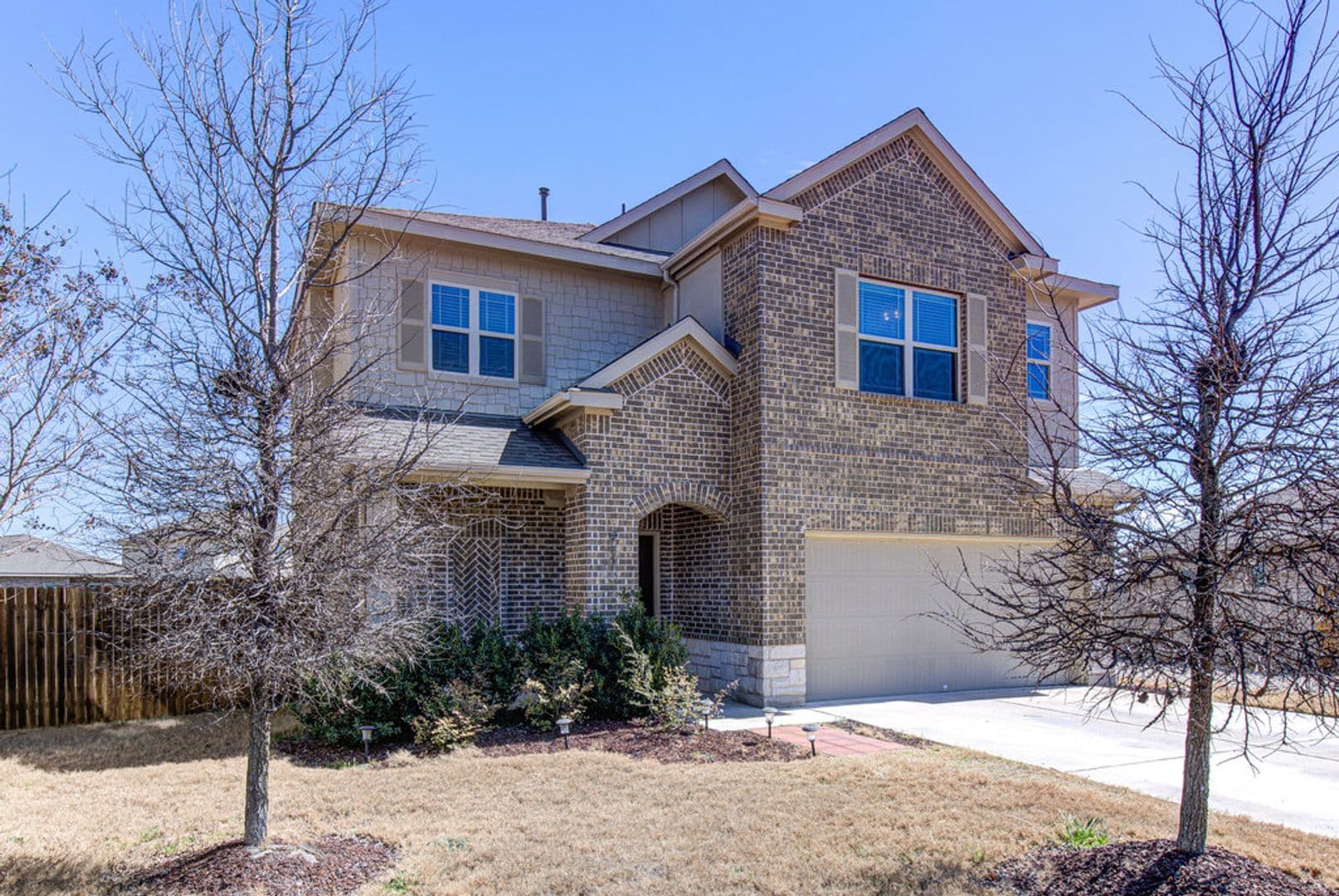 Leander House: 508 Nogales Ln