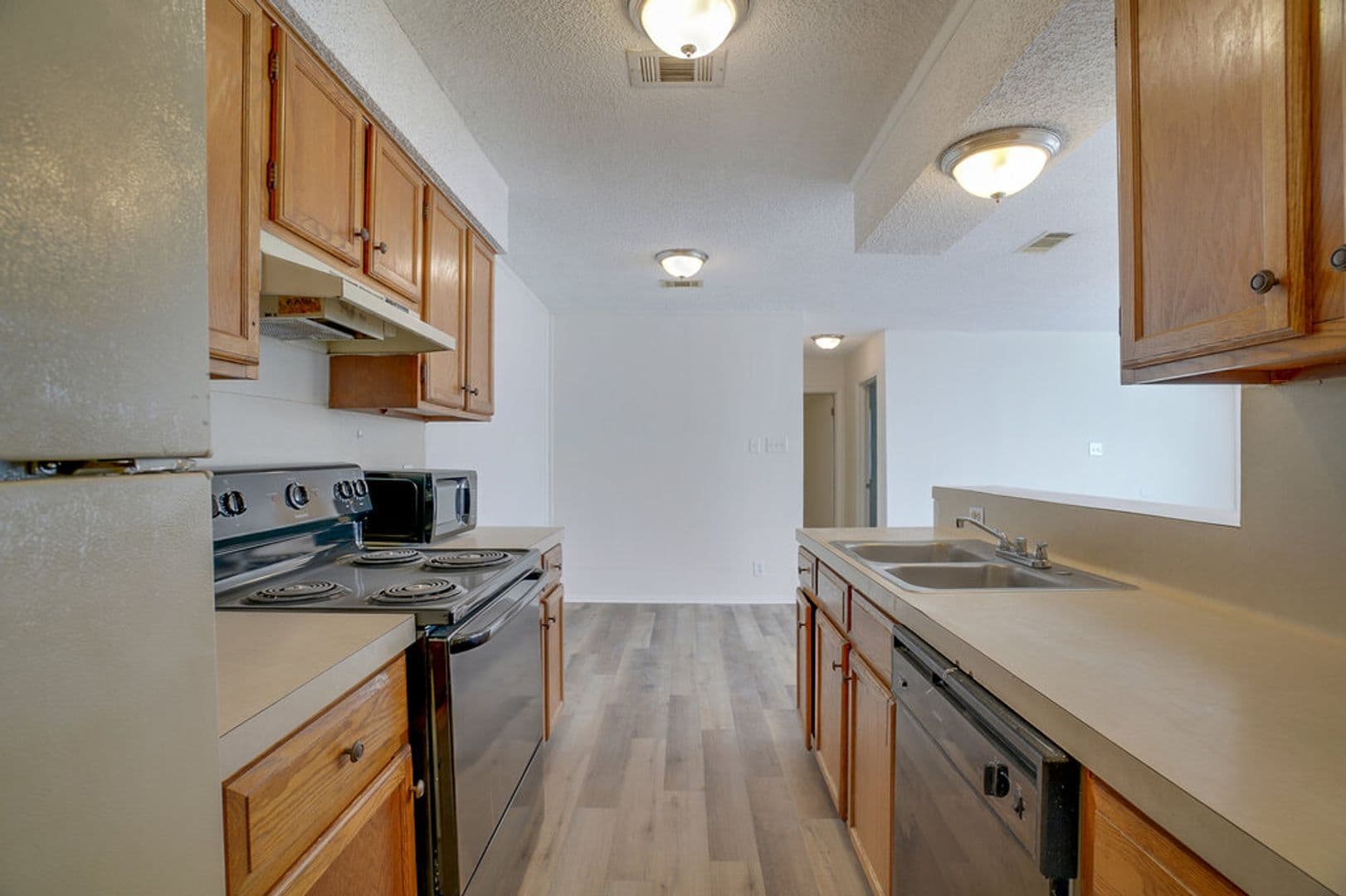 Austin Multiplex: 6713 Deatonhill Drive