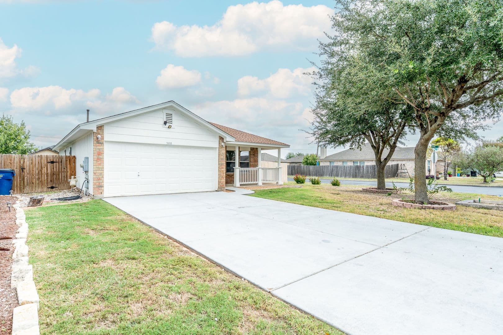 Hutto House: 500 Mitchell Dr