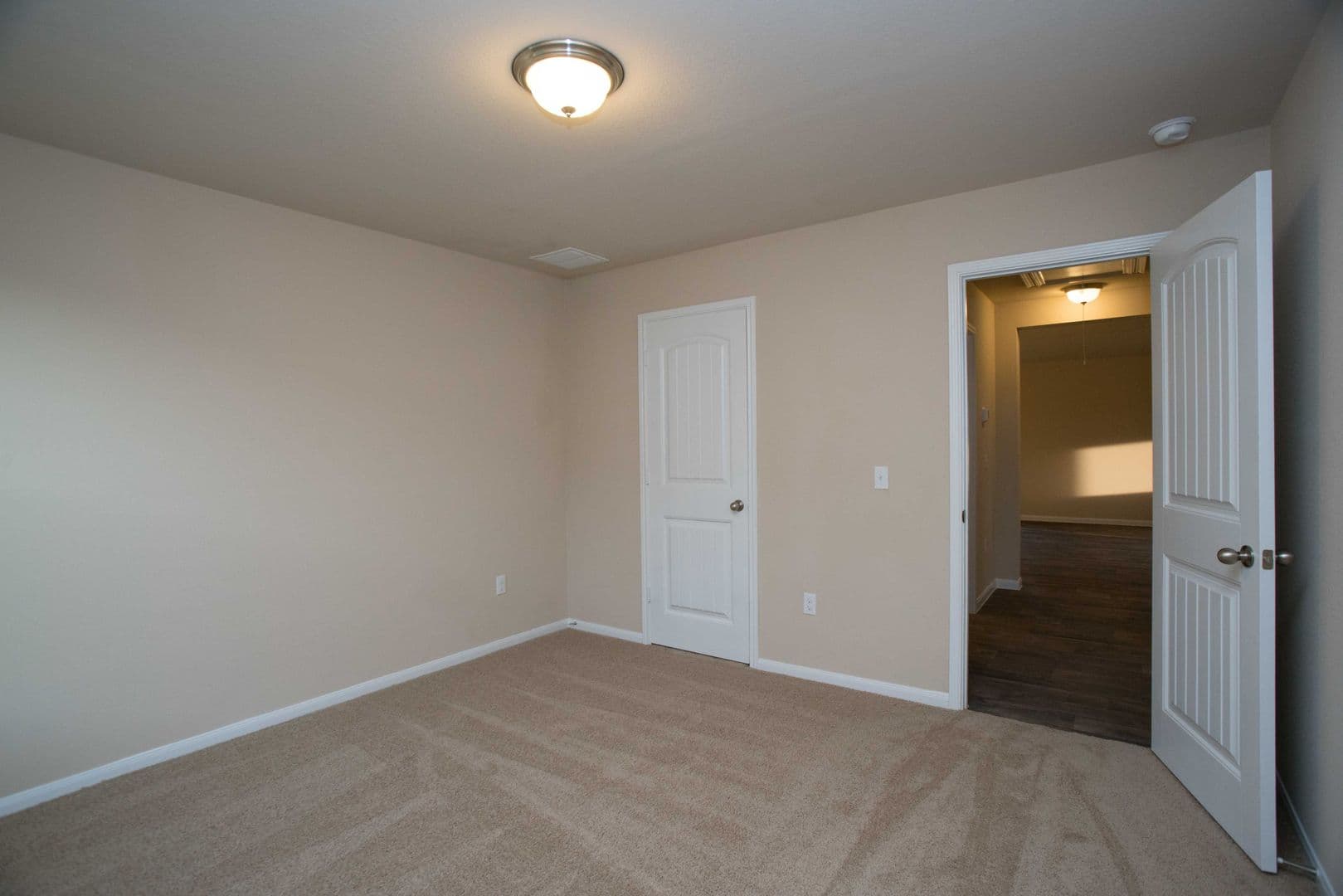 Hutto House: 142 Sulphur River Loop
