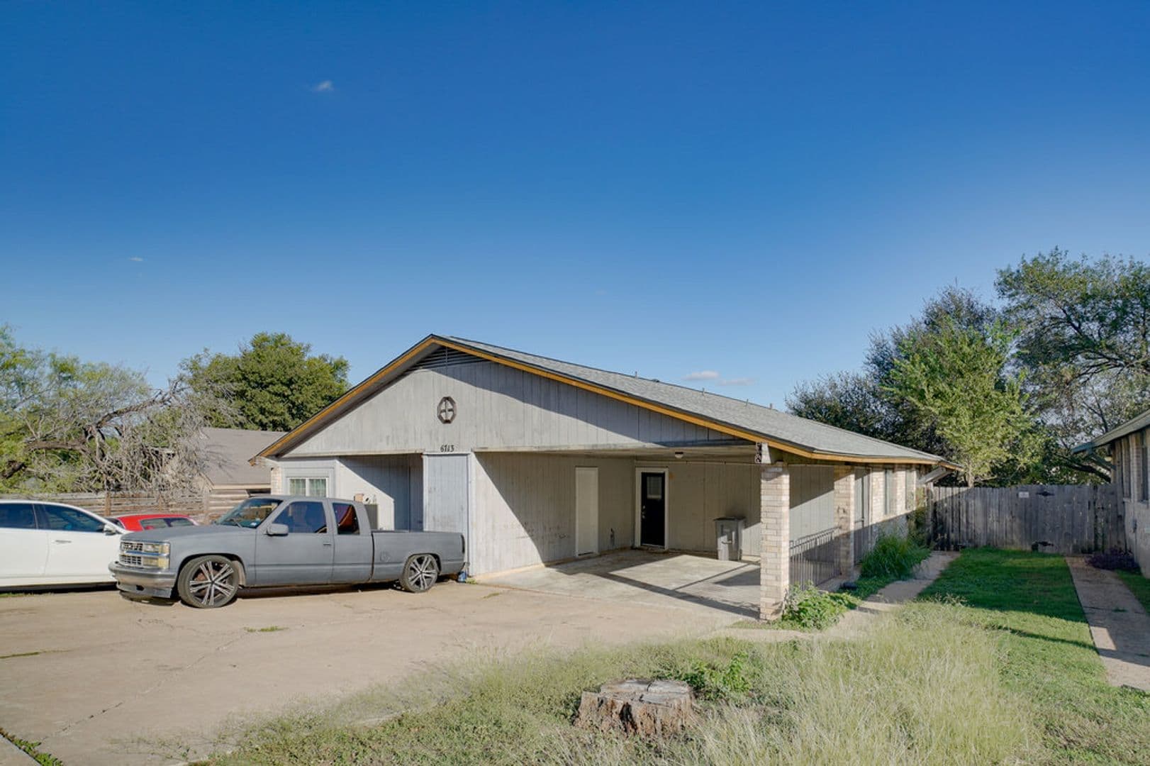 Austin Multiplex: 6713 Deatonhill Drive