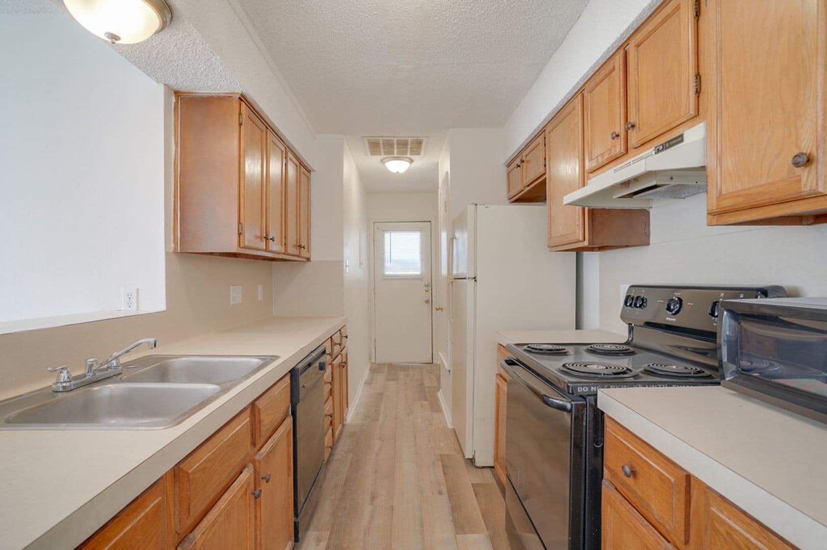 Austin Multiplex: 6713 Deatonhill Drive