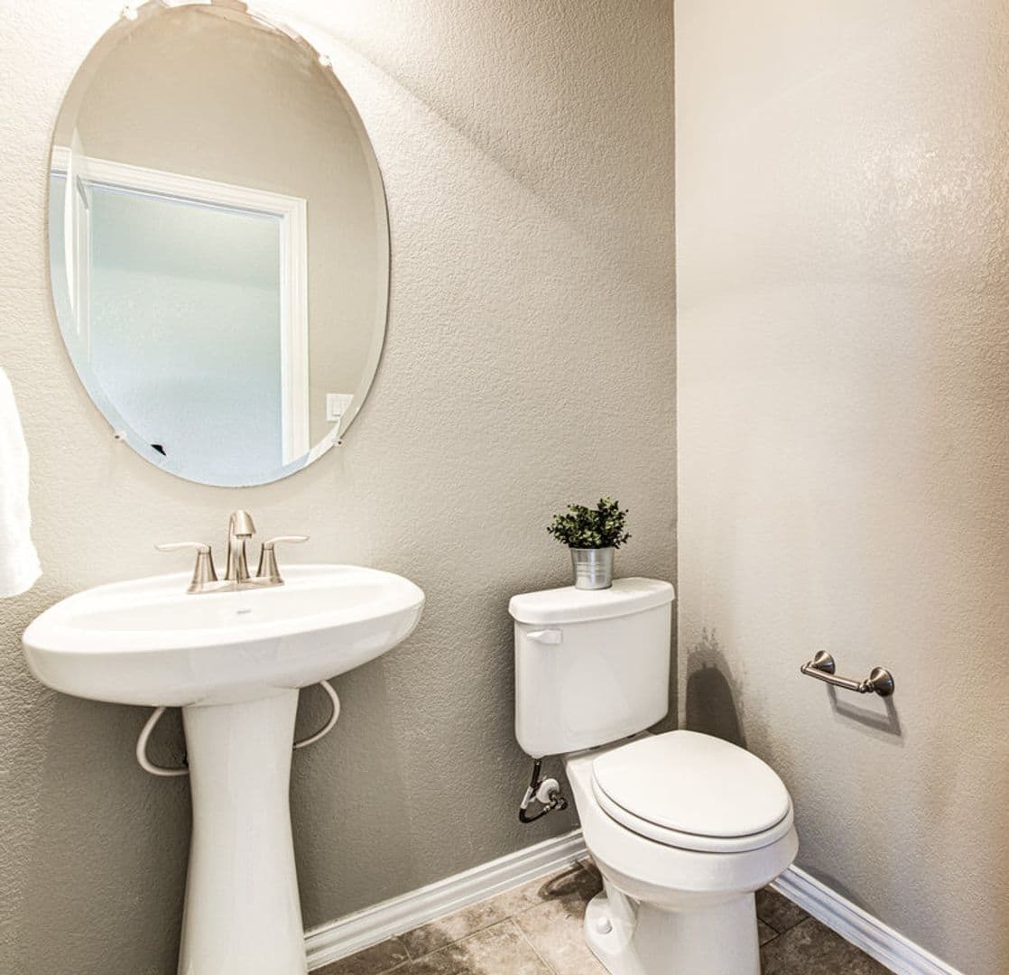 Leander House: 508 Nogales Ln