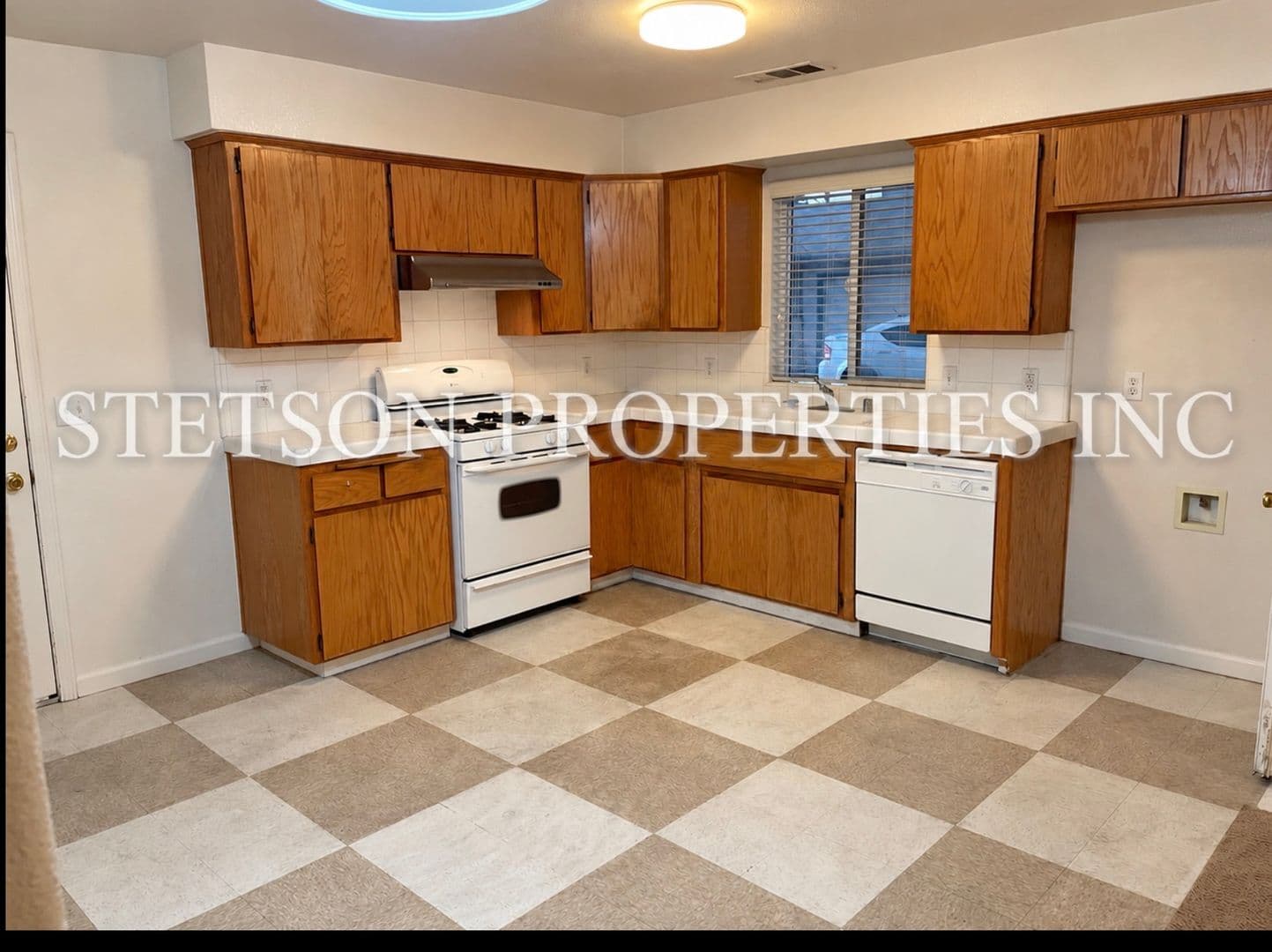 Porterville Apartment: 960 N Indiana #B