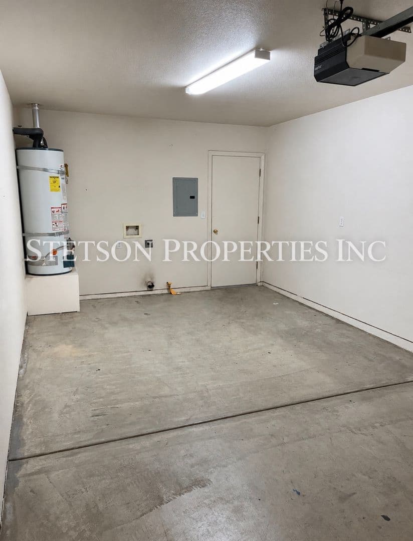 Porterville Apartment: 960 N Indiana #B