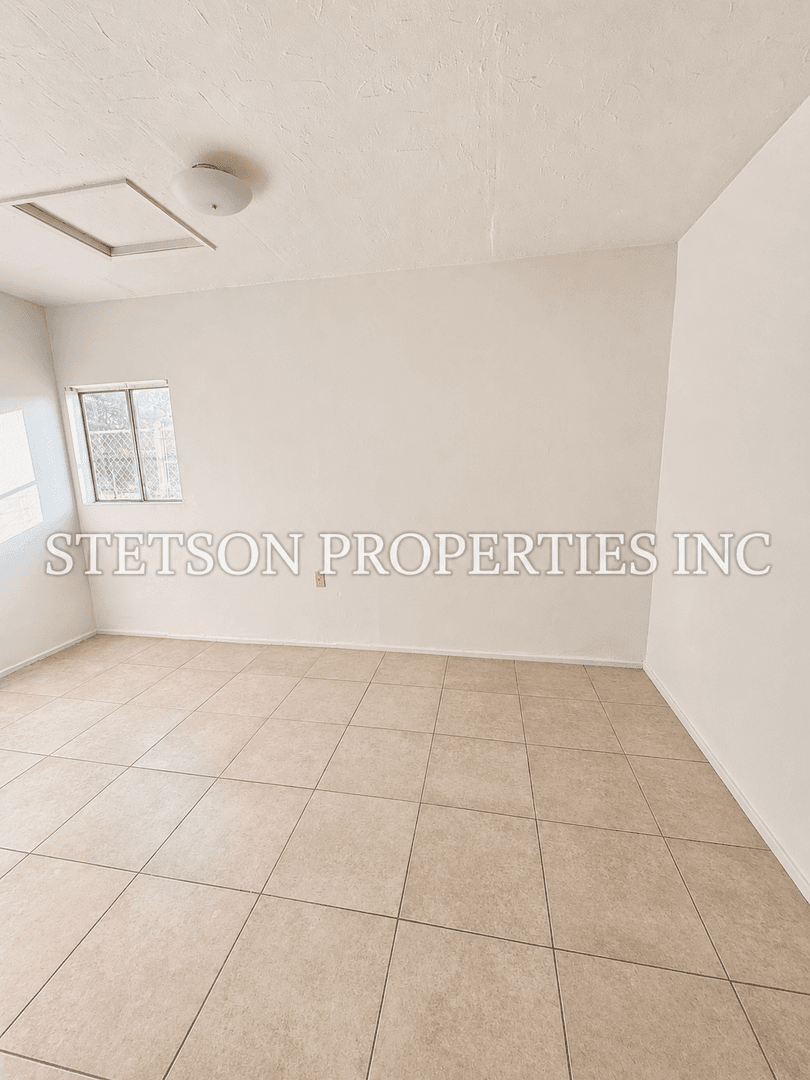 Porterville Apartment: E. Cleo Avenue