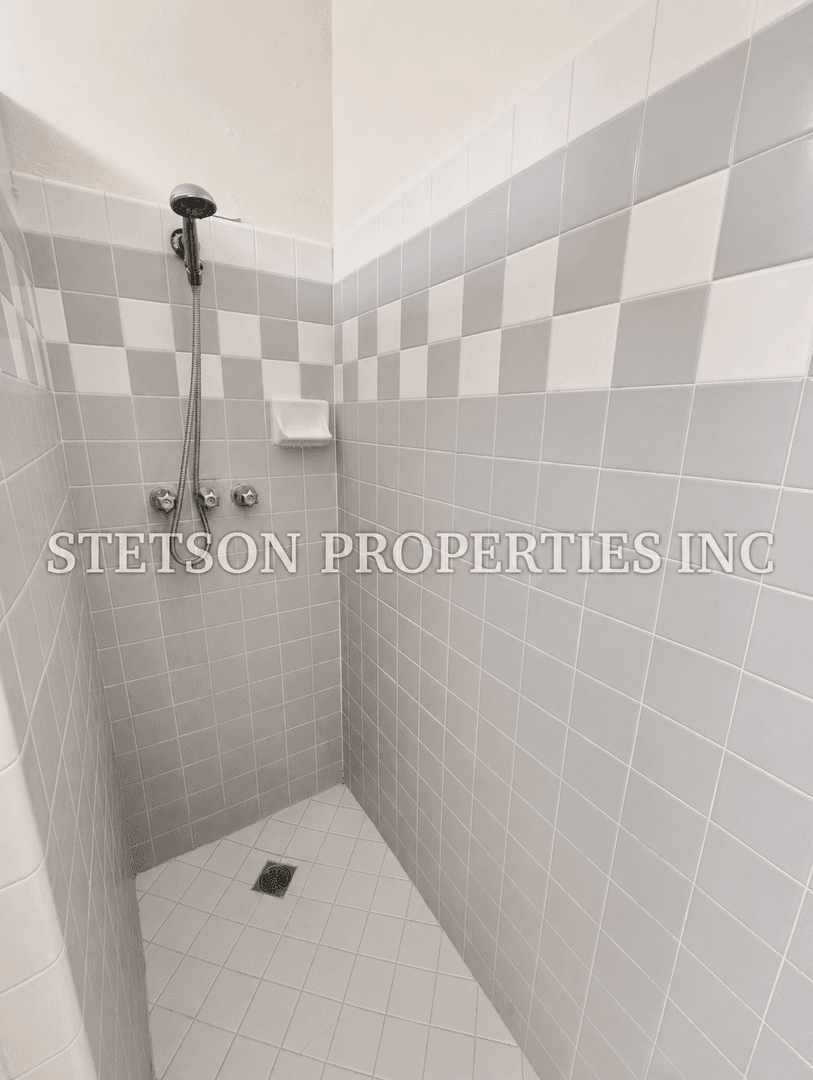 Porterville Apartment: E. Cleo Avenue