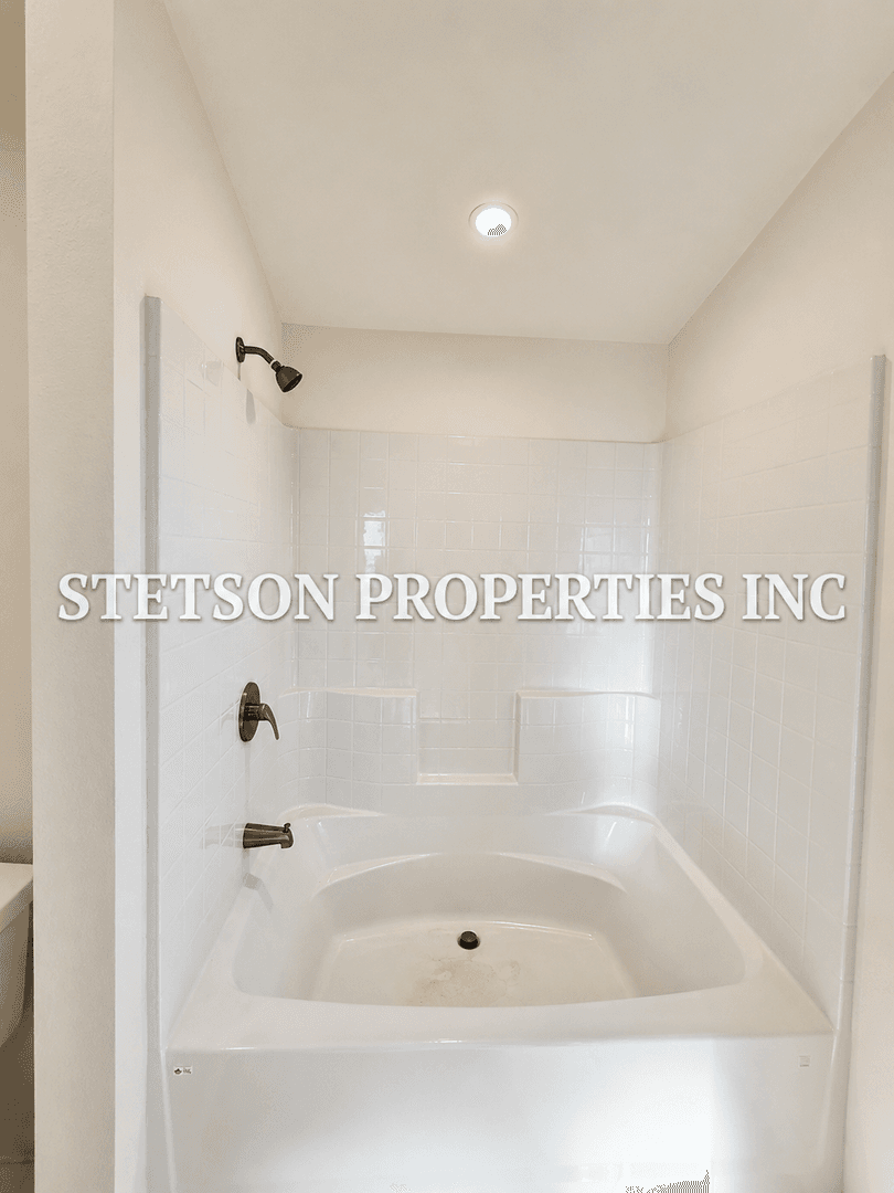 Porterville Apartment: 362 S Westwood, Unit A