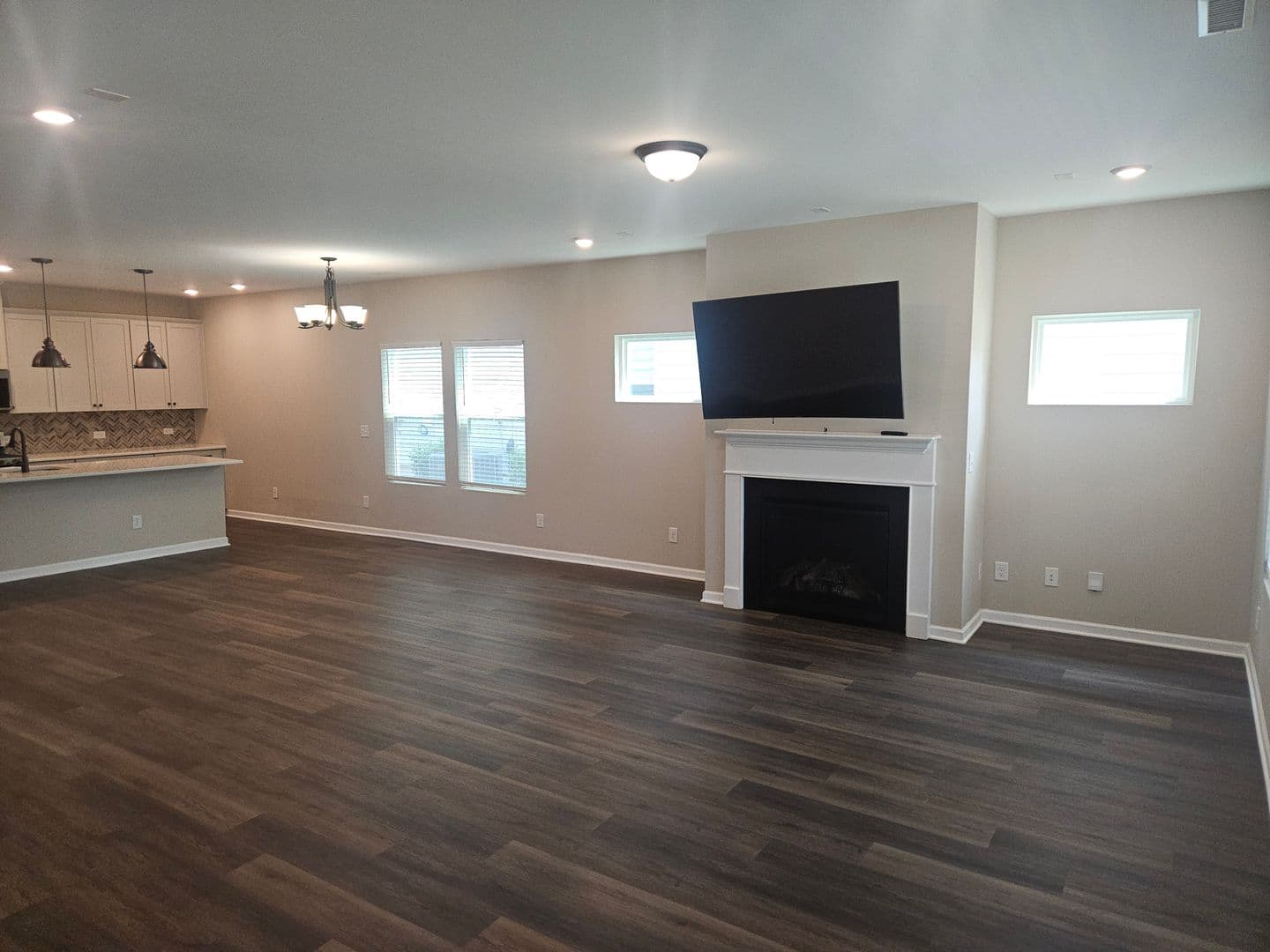 Cary House: 4219 Mahal Ave