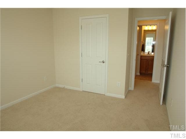Raleigh House: 8302 Pilots View Drive
