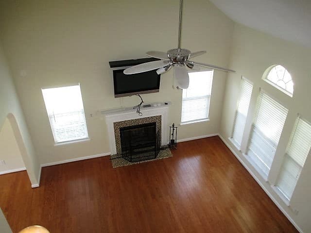 Holly Springs House: 113 Bracken Trail Circle