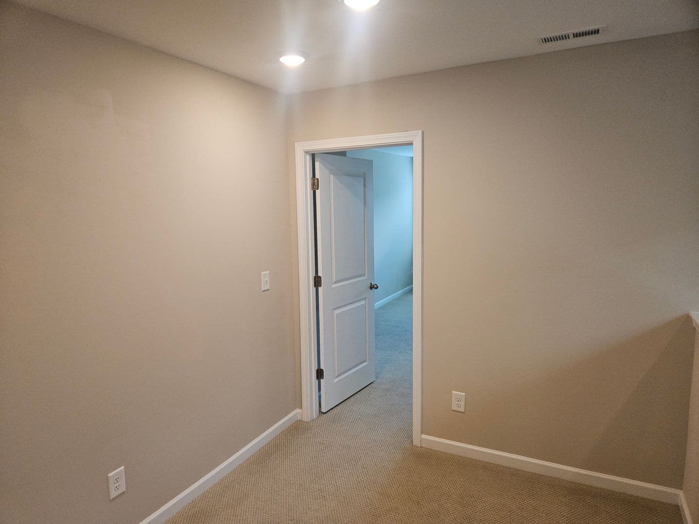 Cary House: 4219 Mahal Ave