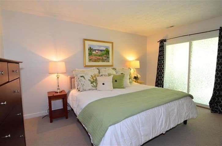 Cary Townhome: 105 Concannon Court
