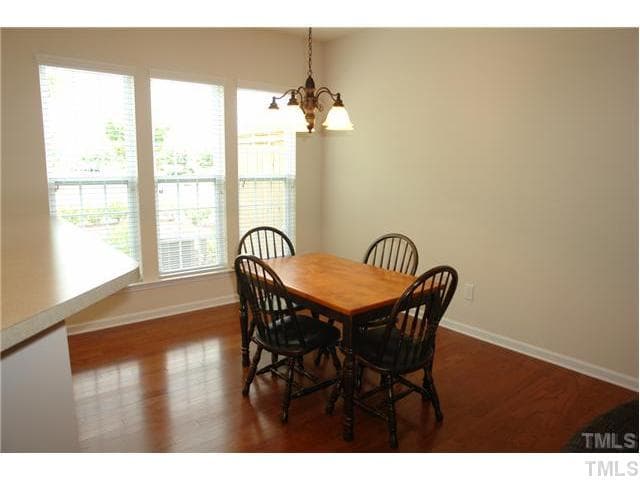 Raleigh House: 8302 Pilots View Drive