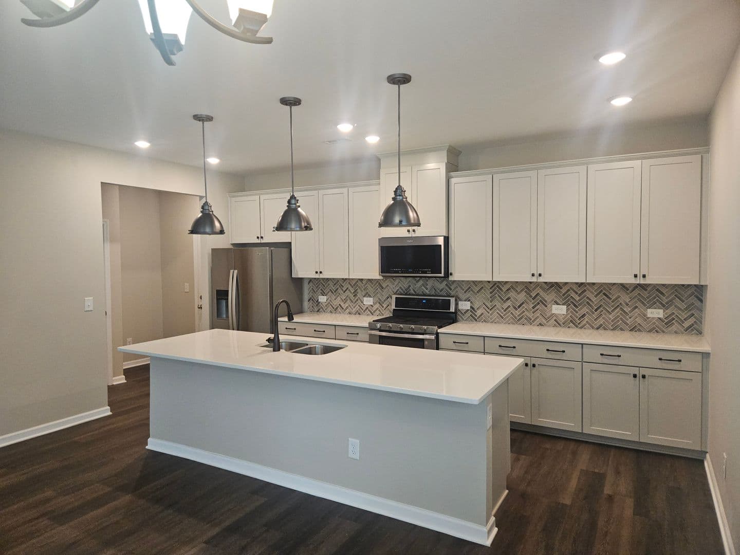 Cary House: 4219 Mahal Ave