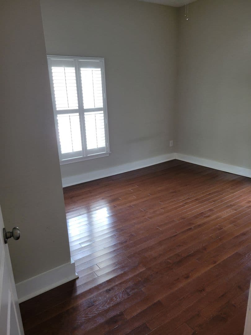 Raleigh House: 219 E. South Street