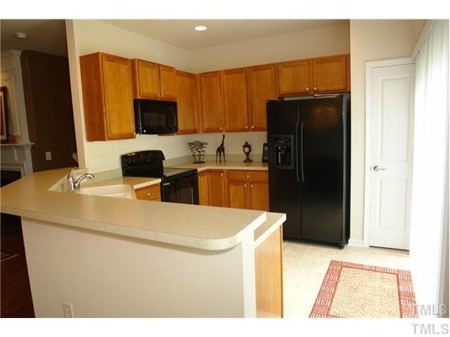 Raleigh House: 8302 Pilots View Drive