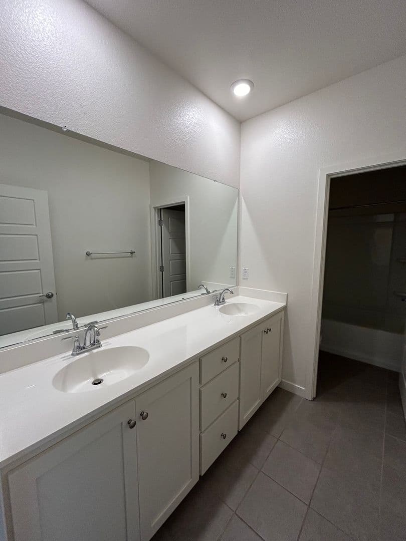 FAIRFIELD House: 1332 RENEWAL LN