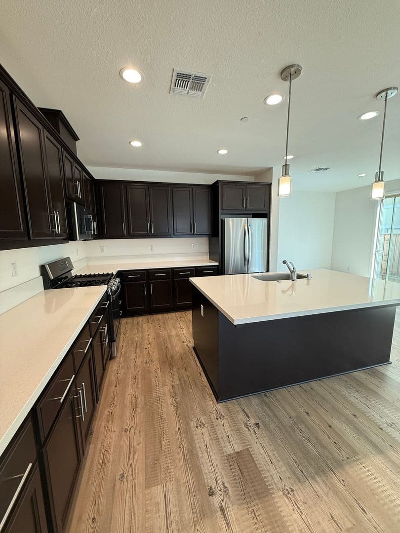 FAIRFIELD House: 2460 CINNABAR