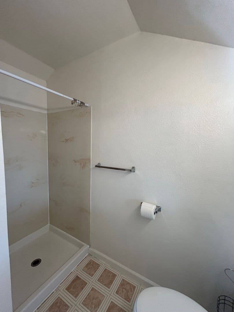 Fairfield House: 5276 Trophy Drive #B