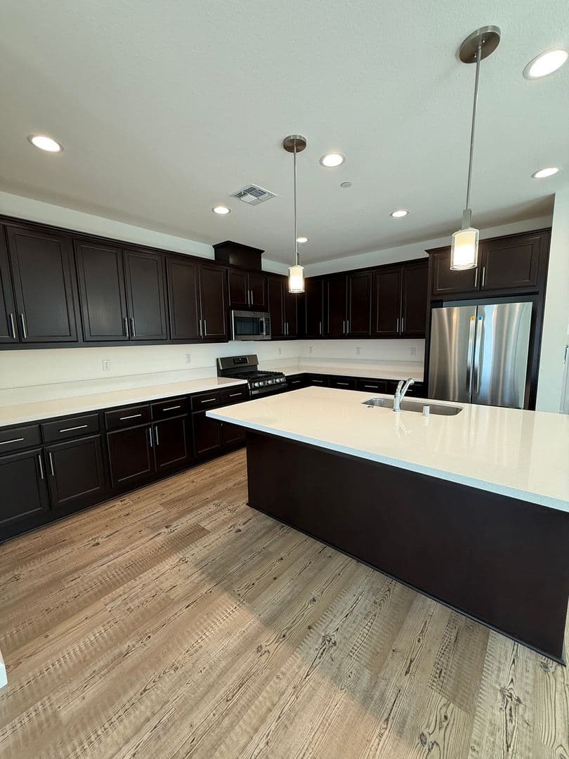 FAIRFIELD House: 2460 CINNABAR