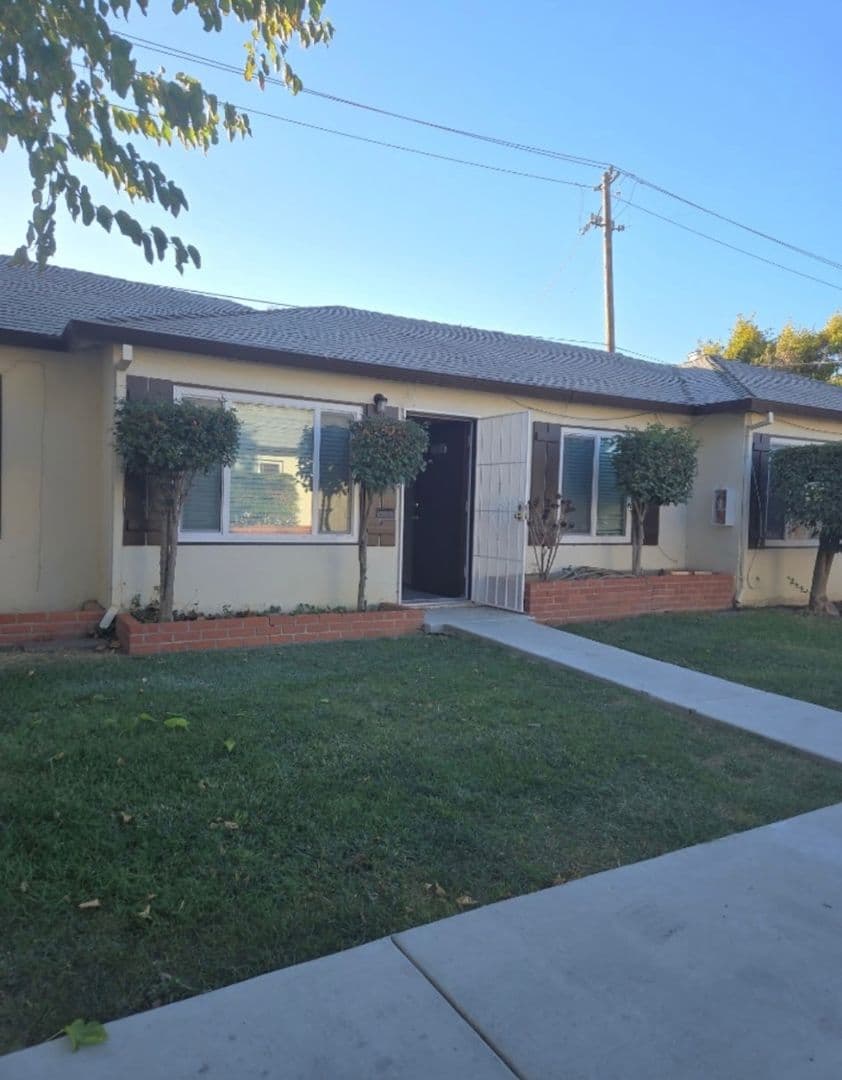 Fairfield Apartment: 524 Carpenter Street