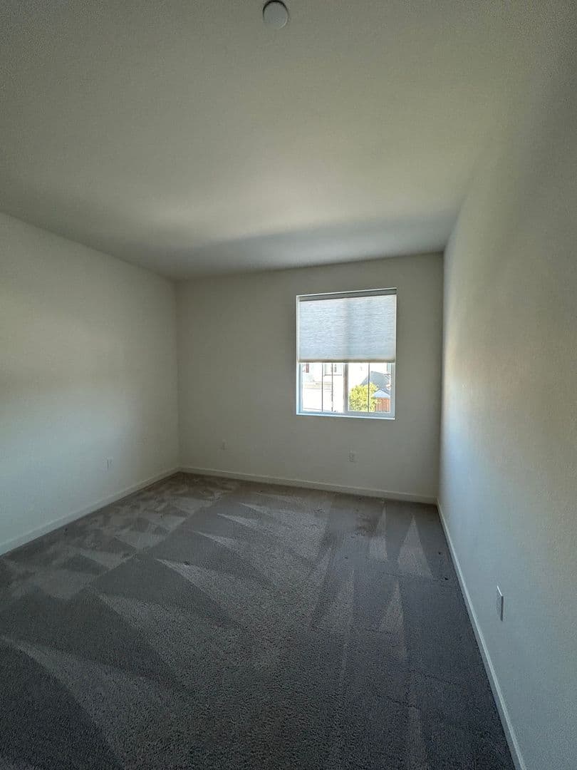 FAIRFIELD House: 1332 RENEWAL LN