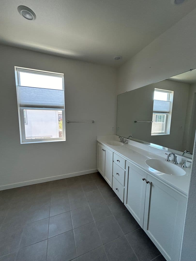 FAIRFIELD House: 1332 RENEWAL LN