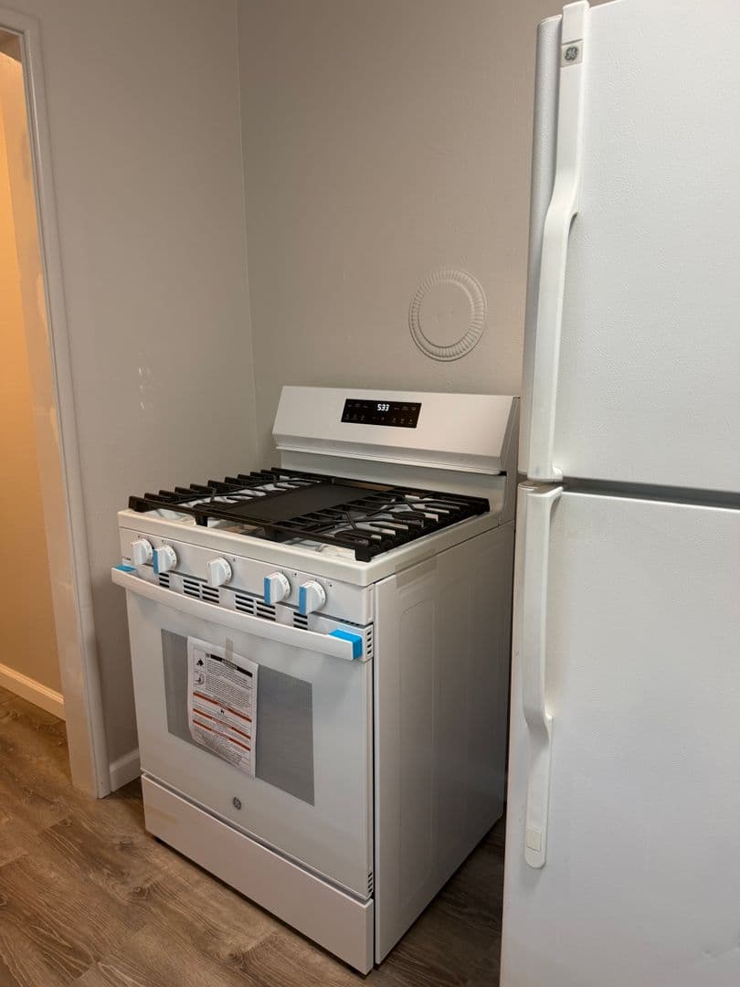 Fairfield Apartment: 524 Carpenter Street